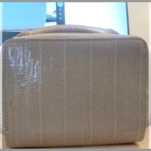 urban outfitters violet crossbody bag